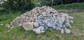 Stavebná suť kamene betón