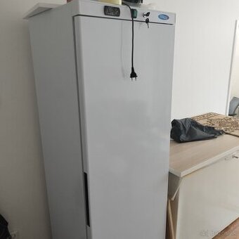 gastro chladnička 400l