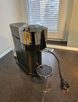 Kávovar NESPRESSO KRUPS Vertuo Next Deluxe Dark Chrome
