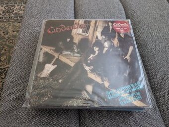 LP Cinderella - Heartbreak Station