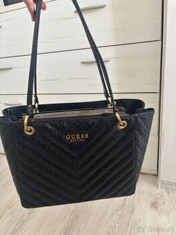 Kabelka Guess