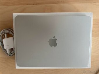Macbook Air M3 // 16GB ram // 512 GB SSD // V záruke