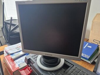 Predám monitor