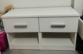 Postel +matrac+dva nočné stoliky