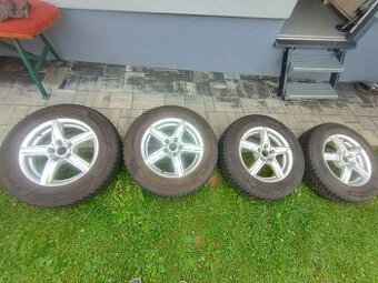 Predam zimnu sadu 4ks ALU diskov+pneu.