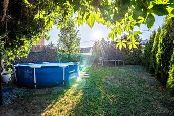 Unikátny 3-izbový byt so záhradou, bazénom, garážou a parkov