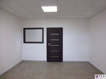 MASARYKOVA: VOĽNÉ NEBYTOVÉ priestory s UMÝVADLOM cca 23 m2 -