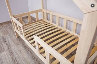 Domčeková detská posteľ