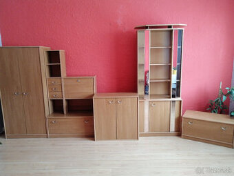 Na predaj obývacia stena