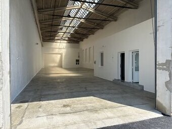 Skladové priestory v oplotenom areáli s vrátnikom - 1