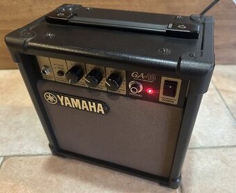 2 kanálové malé gitarové kombíčko Yamaha GA-10