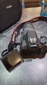 Canon eos 700d