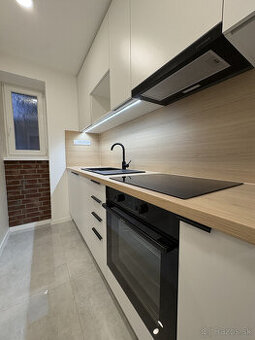 PREDAJ – Zrekonštruovaný 3-izbový byt v Trnave / Zelenečska