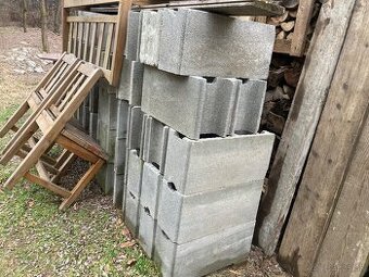 Šalovacie tvárnice