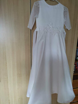 šaty na prijímanie