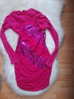 Ružové šaty s trblietkami