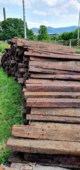 Drevené železničné podvaly