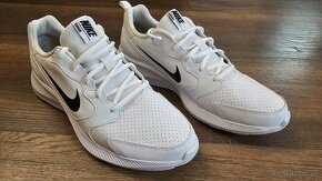 Biele tenisky Nike Todos. Veľkosť 45