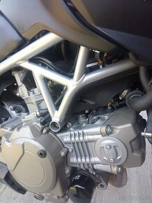 Aprilia Mana