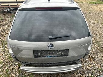Kufrove dvere Octavia LF8H