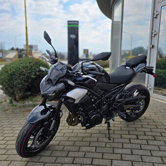 Kawasaki Z900 2025 čierna