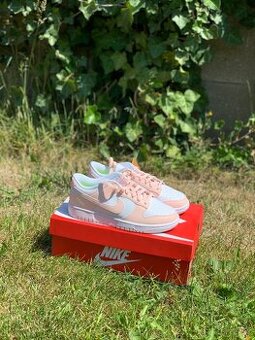 Nike dunk low 38.5 pale Coral w