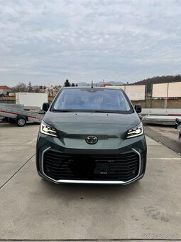 Bus Toyota Proace Verso 8 miest