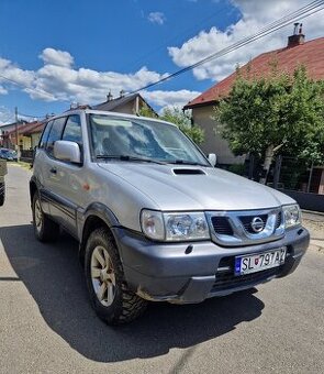 Nissan terrano