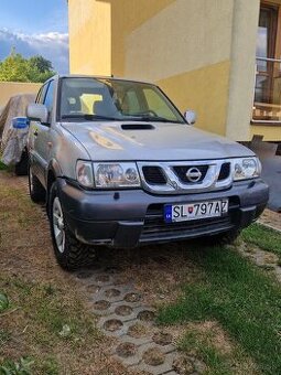 Nissan terrano