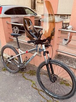 Urban IKI sedačka na bicykel