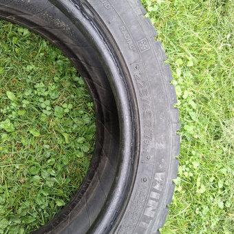 Zimné pneumatiky 225/45R17