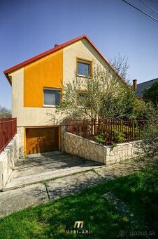 Dvojgeneračný podpivničený dom,zimná záhrada, 2x garáž,Rajka