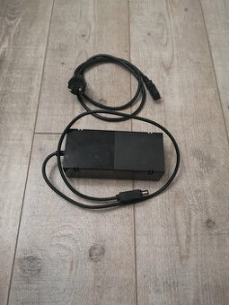 elektricky adapter pre konzolu xbox one