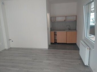 Ponúkame na prenájom obchodný priestor Národná ulica, Žilina