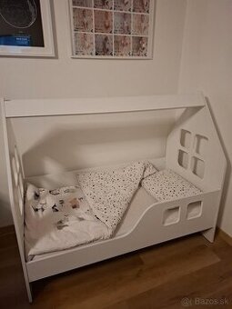 Domčeková detská posteĺ