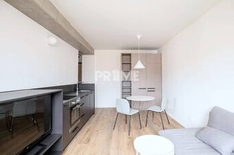 U NÁS  MODERNÝ 1,5i byt, REKONŠTRUKCIA, Budyšínska ulica,