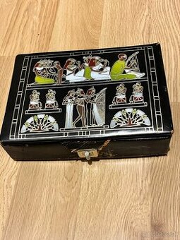 Krabička s okuliarmi