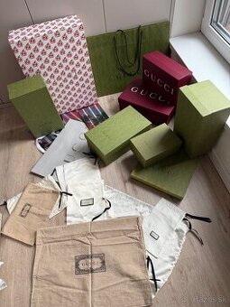 Gucci krabice a tašky