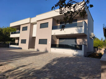 Chorvátsko, ostrov VIR- na predaj novostavba apartmánu v blí