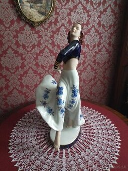 Veľká tanečnica Royal Dux