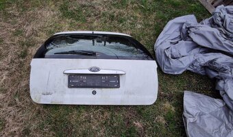 Mondeo MK 2 kombi, zadný kufor, blatník, nárazník