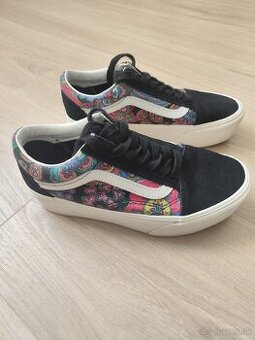 Vans tenisky