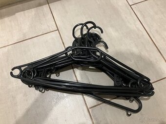 DARUJEM Plastové Vešiaky