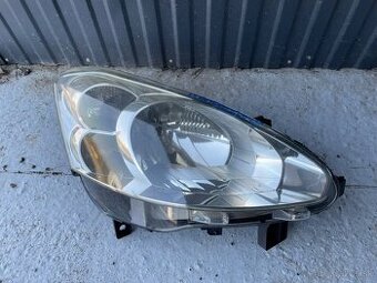 Peugeot Partner svetlo predné pravé