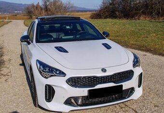 Kia Stinger GT 3.3 V6 T-GDI AWD