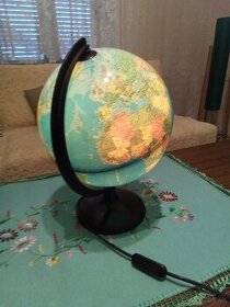 Svietiaci globus - 1