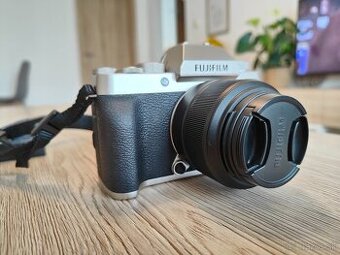 Fujifilm X-T200