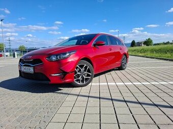 Kia Ceed sw Gold plus 1.5    117,5 kw - 1