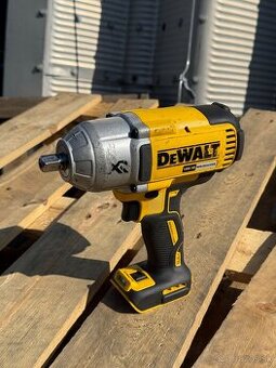 AKU razovy uťahovák Dewalt