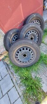 Zimne kolesa / plechove disky renault 185/60 R15 good year